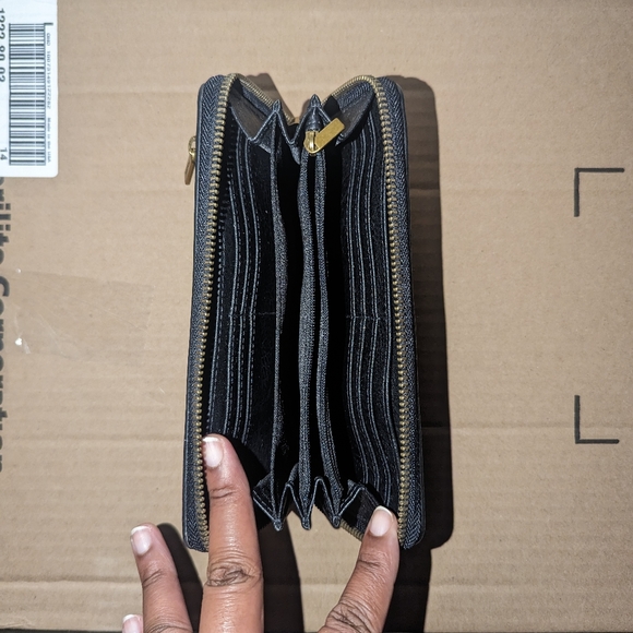 NWOT Fossil Wallet - Picture 4 of 4